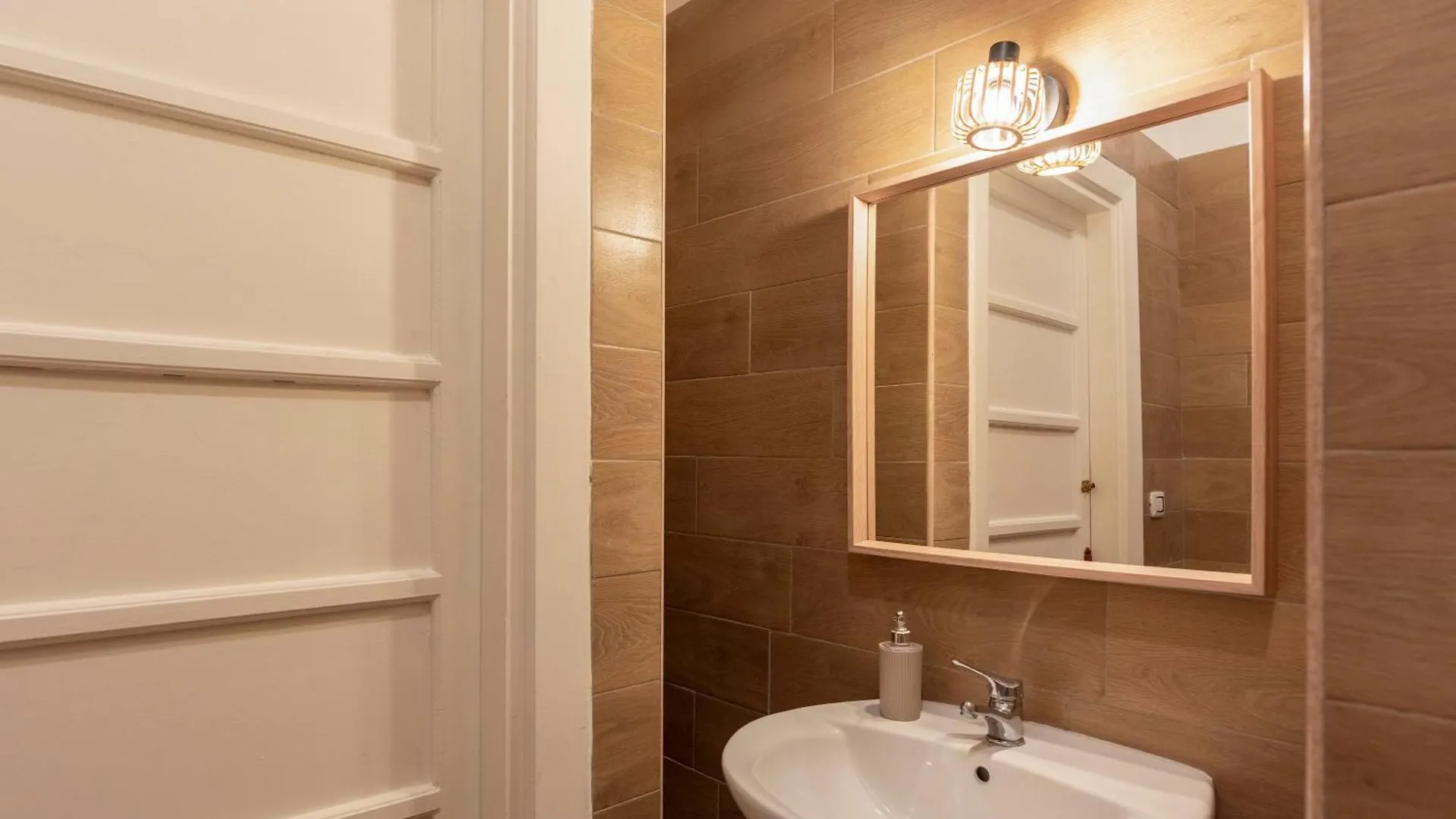 Residence Spaccanapoli - Locazione Turistica 0*, Neapel