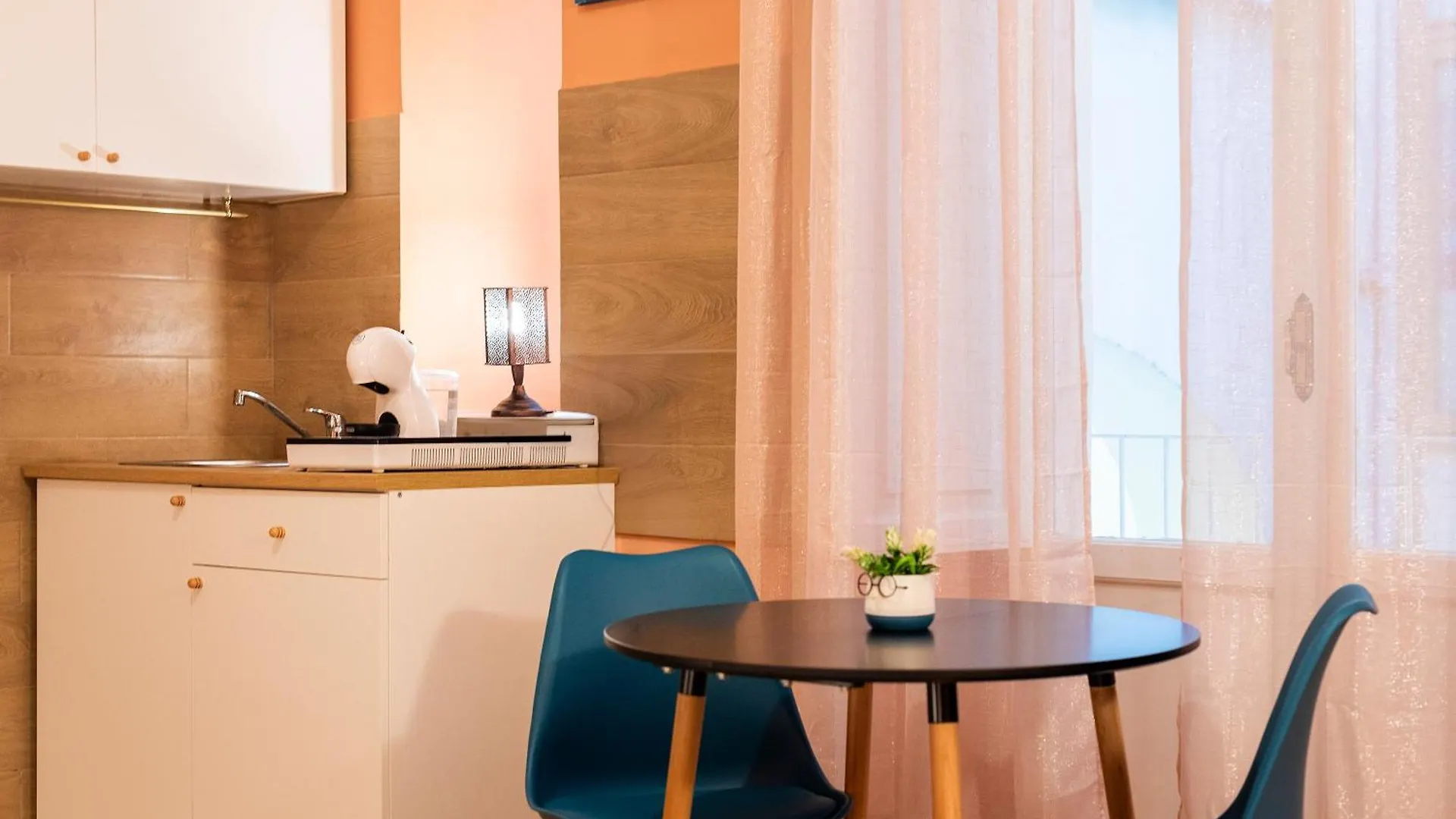 Residence Spaccanapoli - Locazione Turistica 0*, Neapel