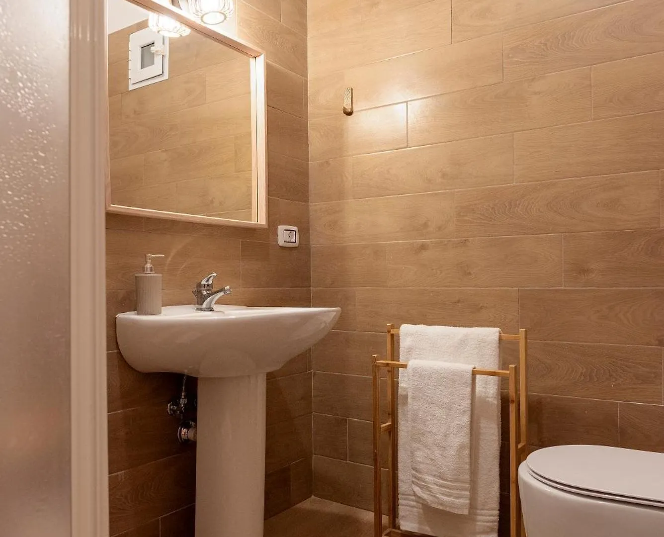 Residence Spaccanapoli - Locazione Turistica 0*, Naples Italy